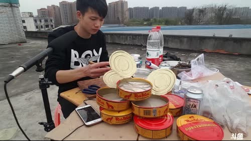 挑战鲱鱼罐头，到底能吃多少灌！ 2017-03-26 16点场