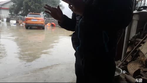 河道寻找迷失的地笼。 2017-03-19 10点场