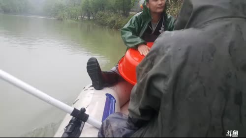 狂风暴雨，地笼依旧，已上大甲鱼。 2017-04-09 10点场