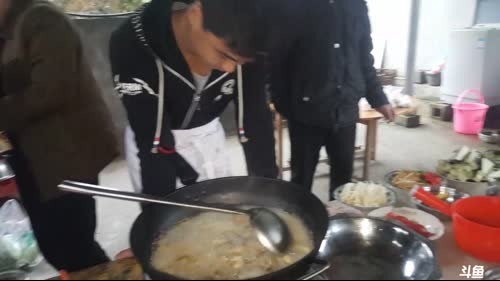 魅力美食和水友一起做好吃的。 2017-04-09 16点场