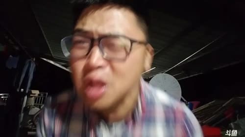 寻找宵夜食材：龙虾鳝鱼。 2017-05-08 00点场