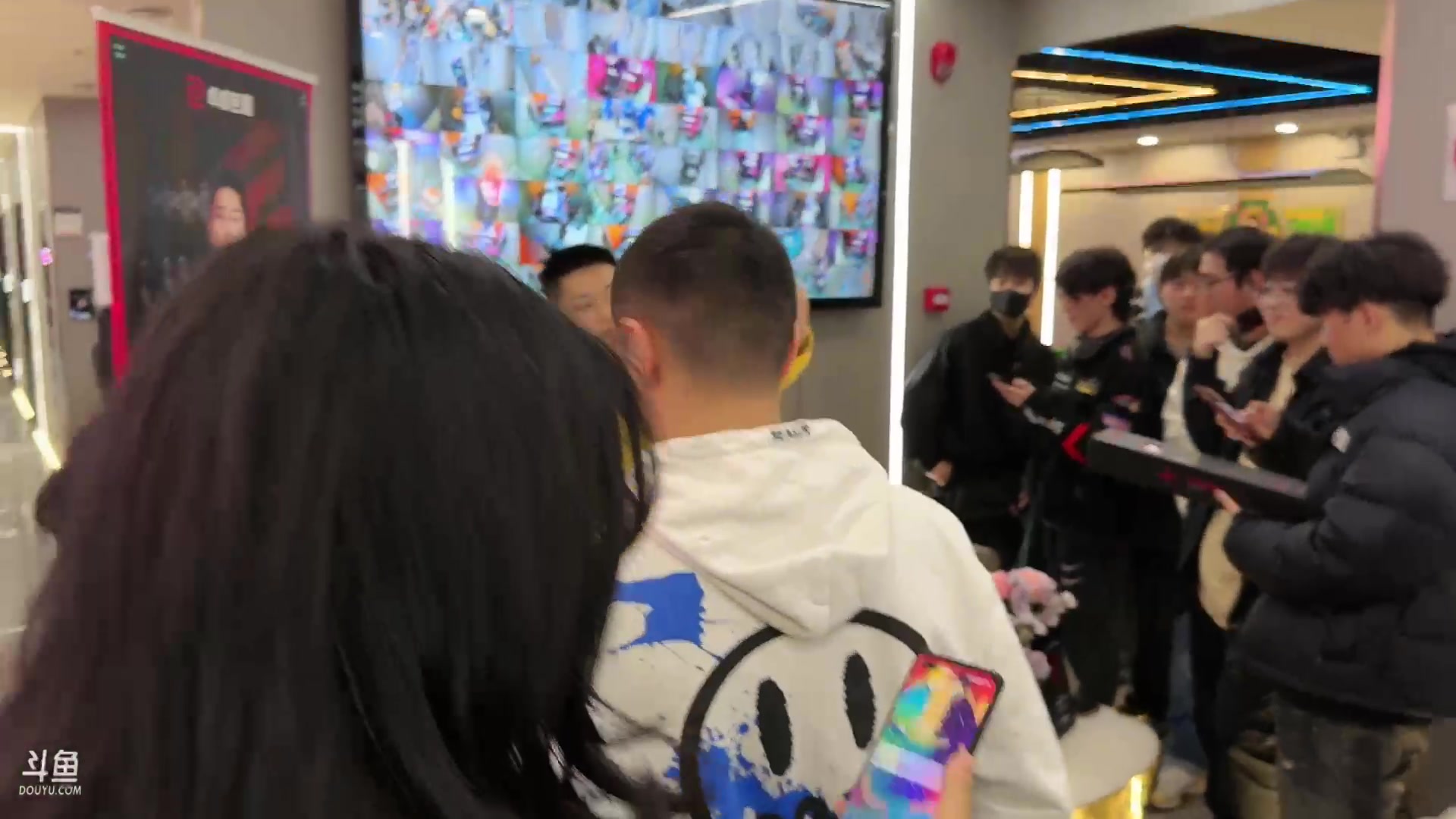 【2024-01-16 16点场】皮特174：外面见见粉丝，晚点来