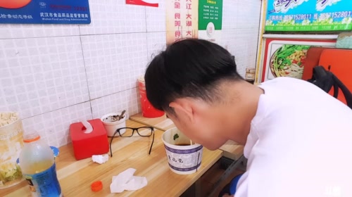 张狗熊工作室，武汉光谷街头 2017-05-12 12点场
