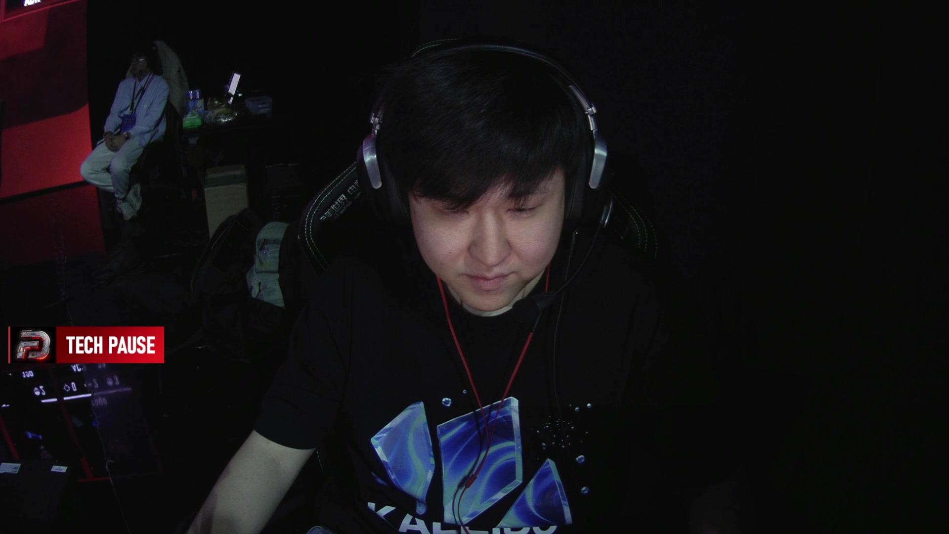 【2025-11-13 16点场】完美世界电竞频道：【直播】PWC-S2八强正赛