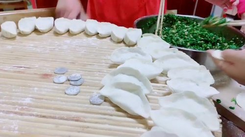 黑板君爱喝酸奶发布了一个斗鱼视频2019-02-04