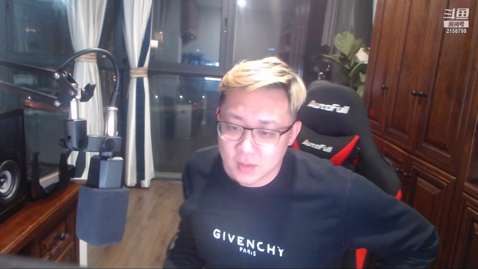 【户外】小鱼小鱼吃虾米的精彩时刻 20210101 00点场
