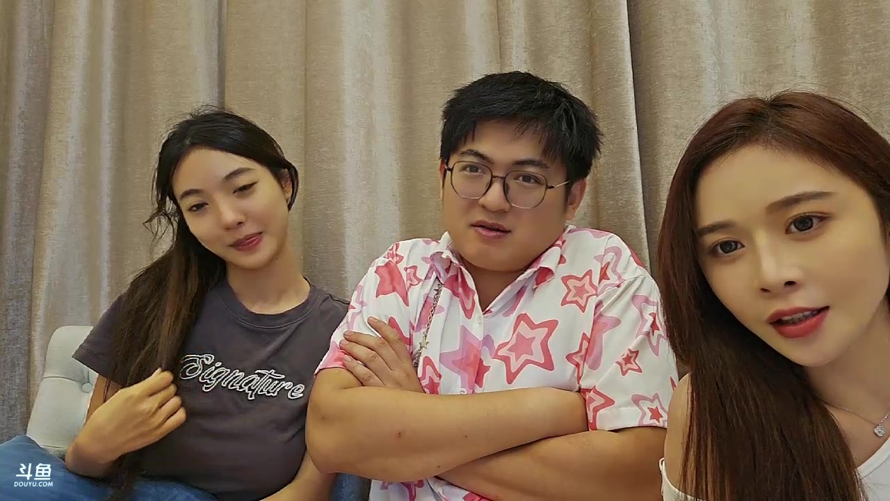 我在斗鱼看火力堂主直播户外