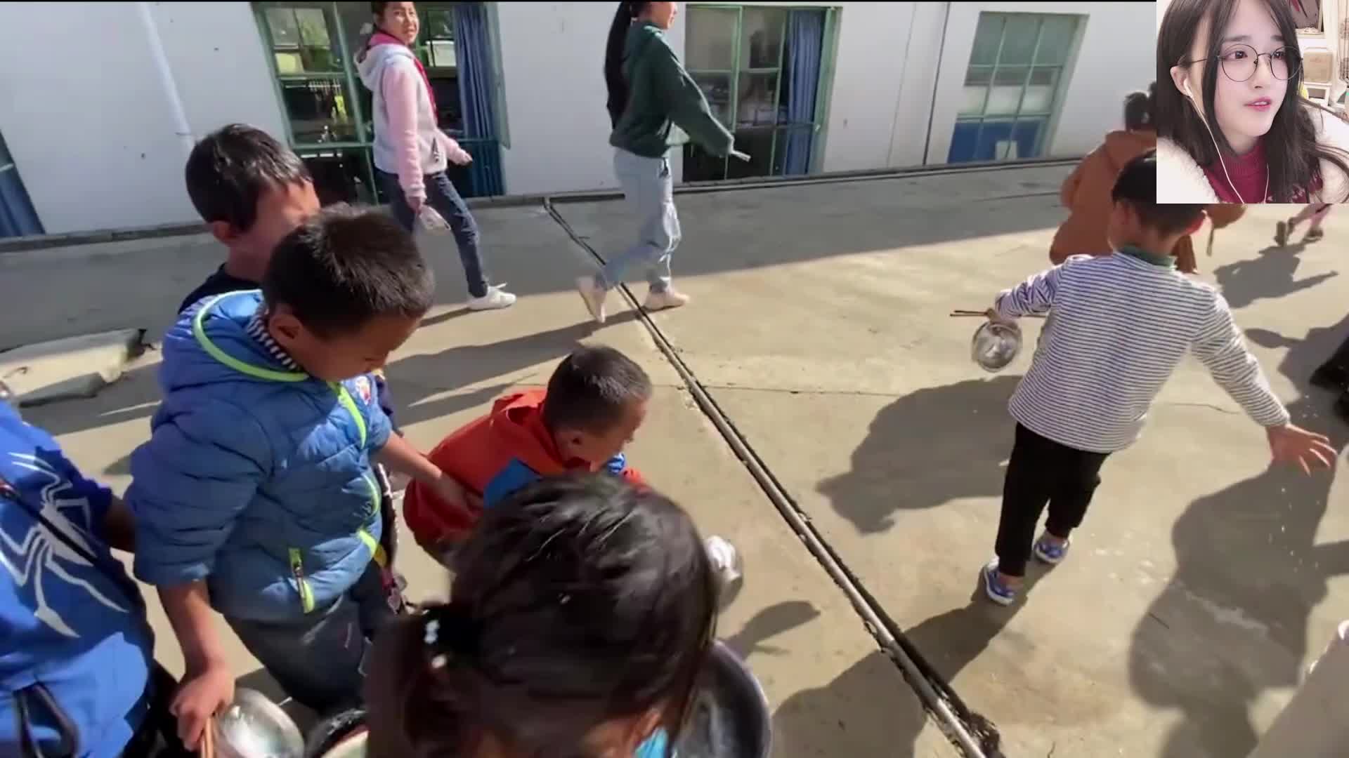 我在斗鱼看菠萝赛东直播二次元