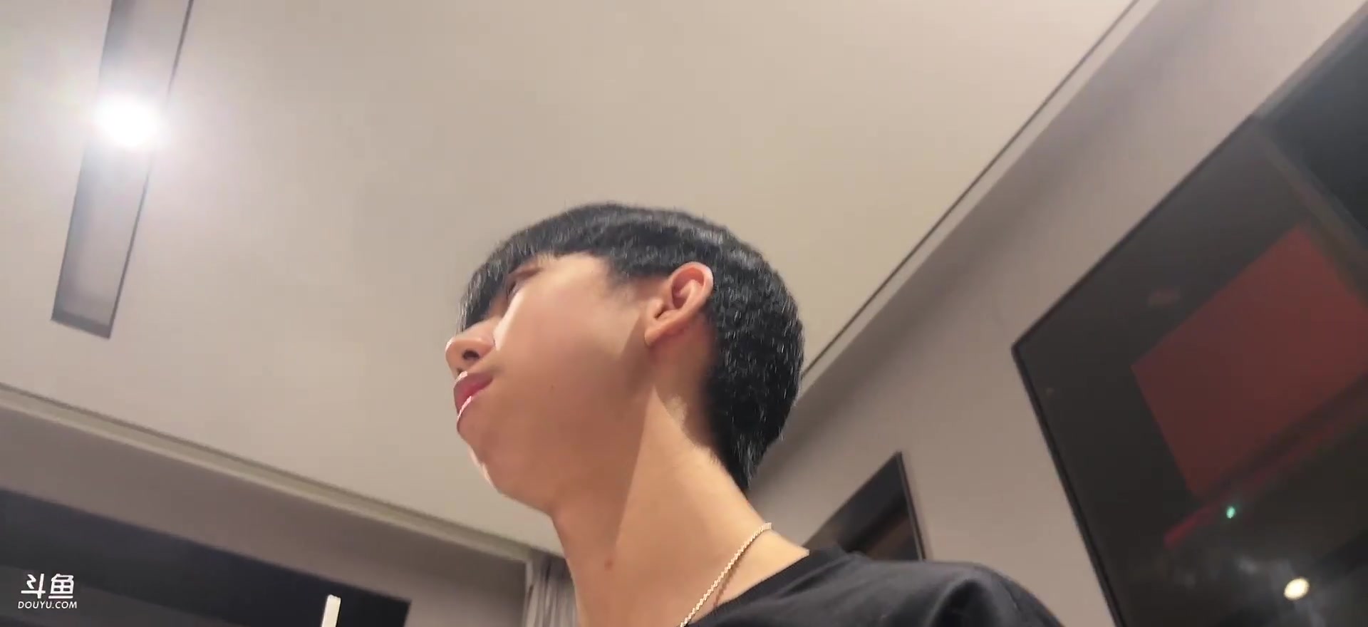 这是我剪辑的yjjimpaopao的直播精彩时刻，快来看看吧~